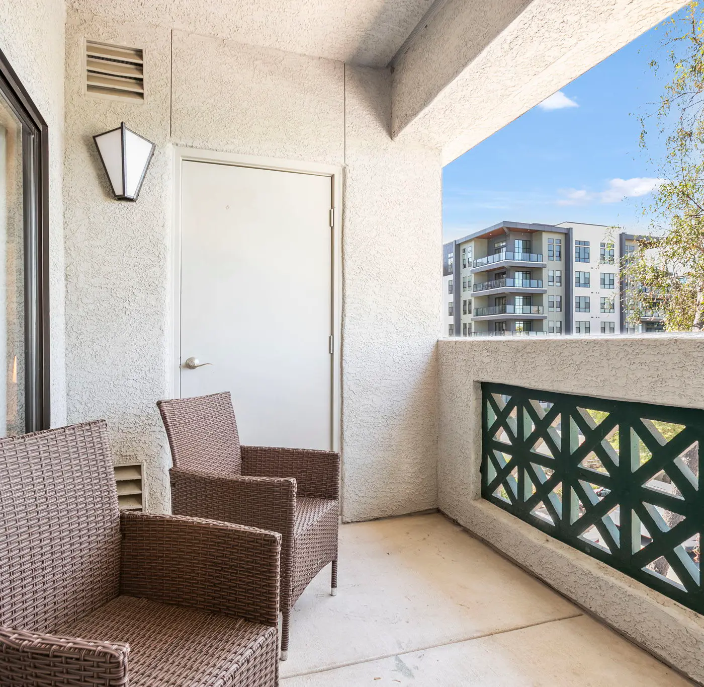 CozySuites 1BR/1BA at Kierland Commons with pool