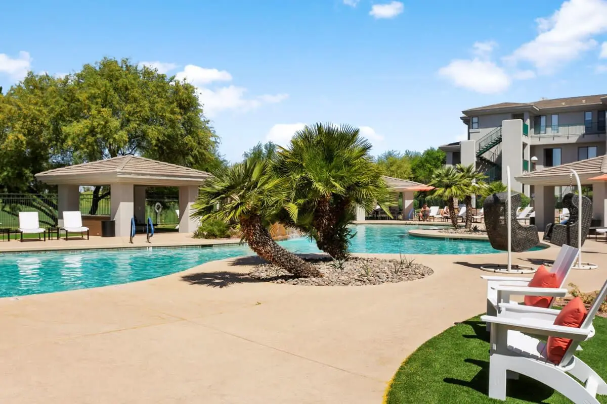 CozySuites 2BR/2BA at Kierland Commons with pool
