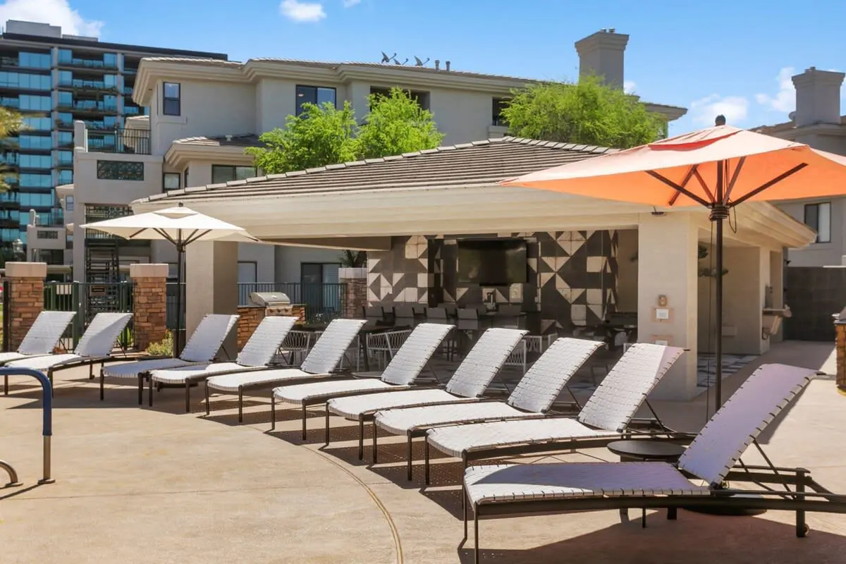 CozySuites 2BR/2BA at Kierland Commons with pool