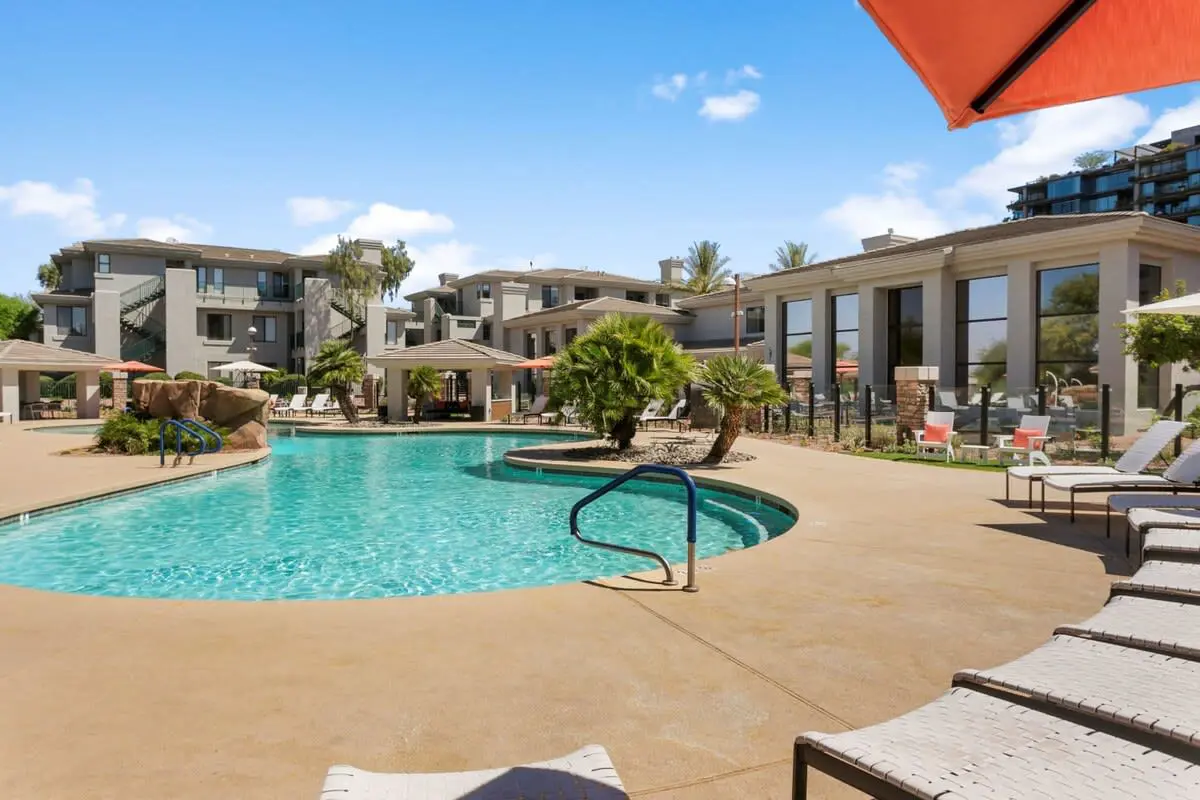 CozySuites 2BR/2BA at Kierland Commons with pool