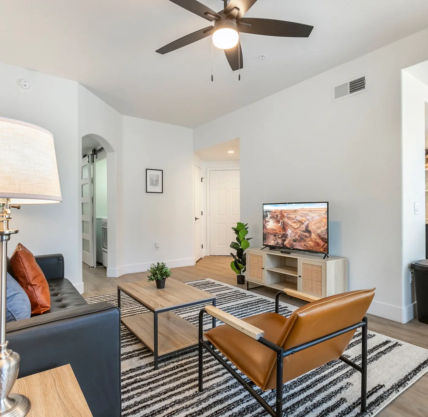 CozySuites 2BR/2BA at Kierland Commons with pool