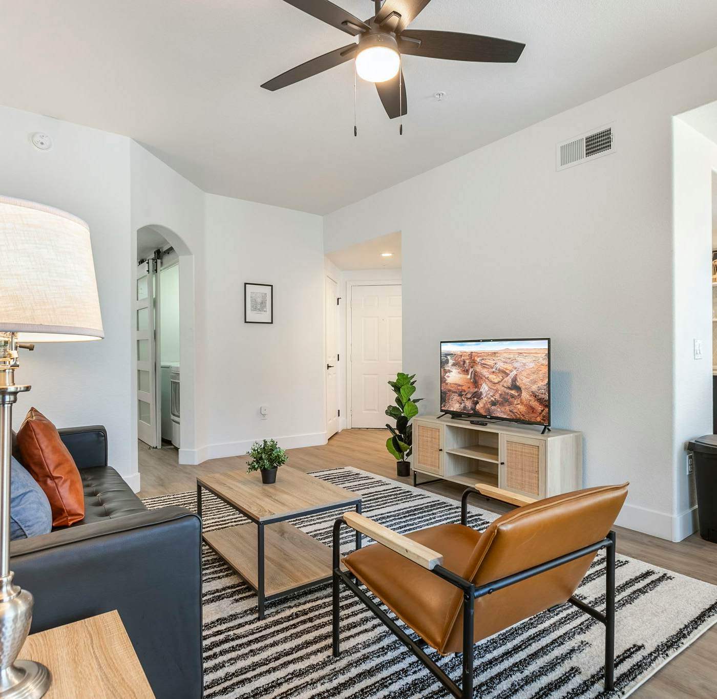 CozySuites 2BR/2BA at Kierland Commons with pool