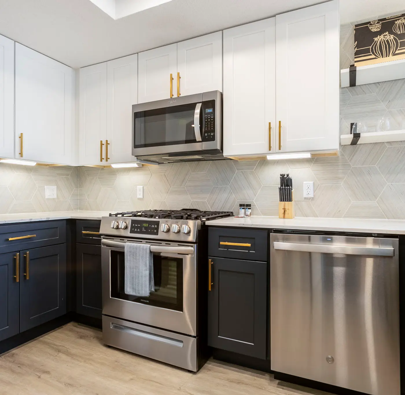 CozySuites 2BR/2BA at Kierland Commons with pool