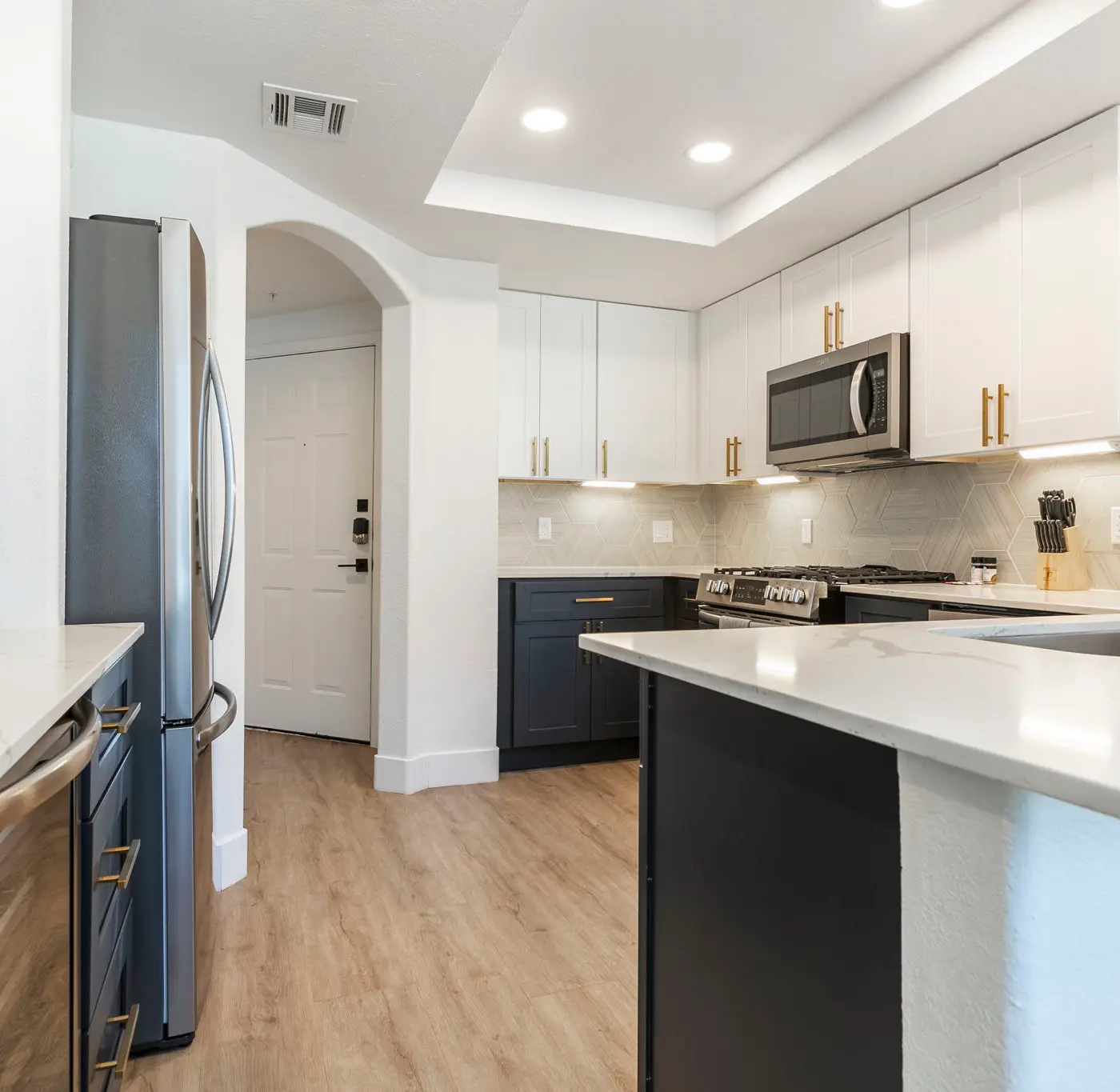 CozySuites 2BR/2BA at Kierland Commons with pool