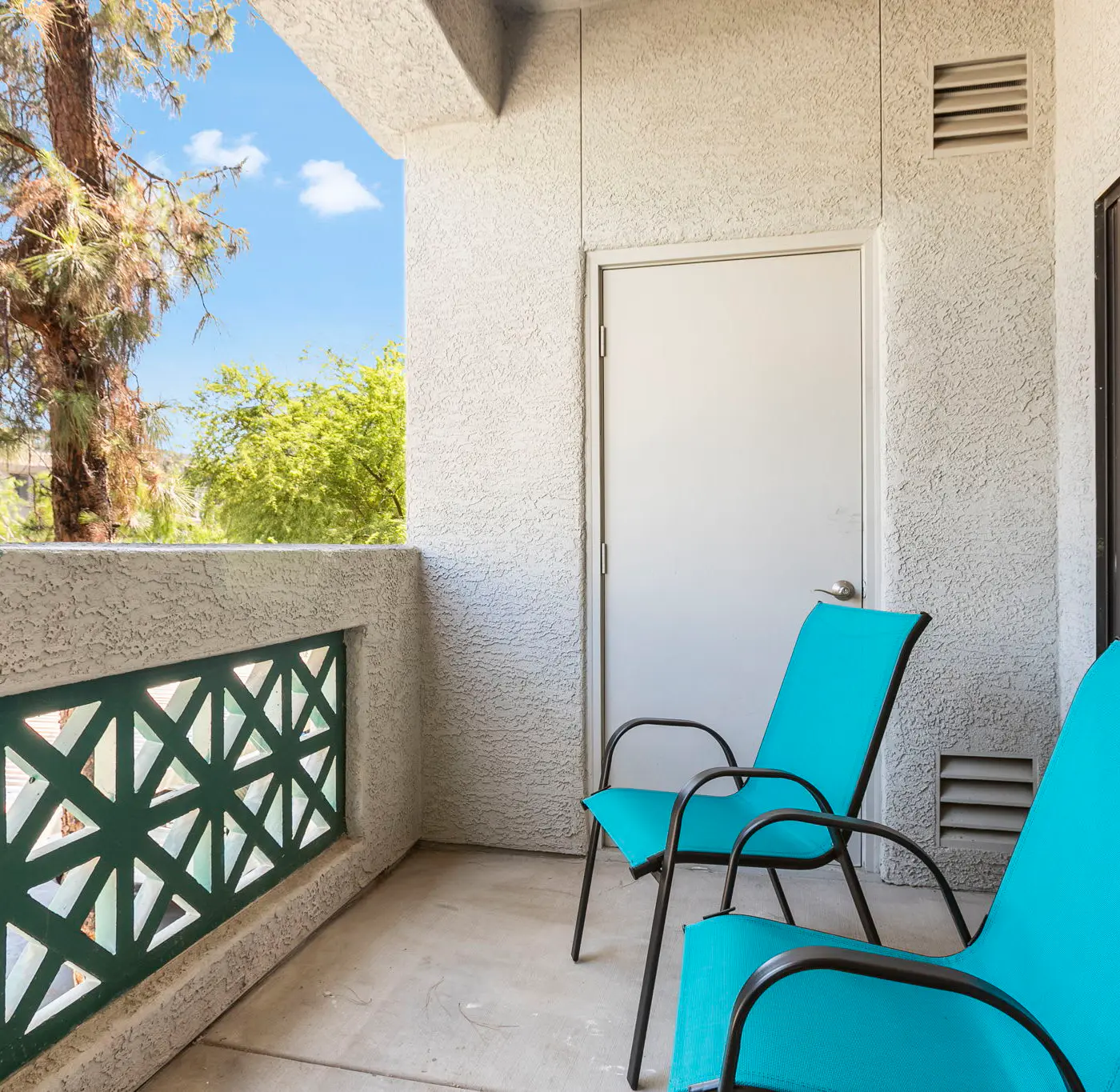 CozySuites 2BR/2BA at Kierland Commons with pool