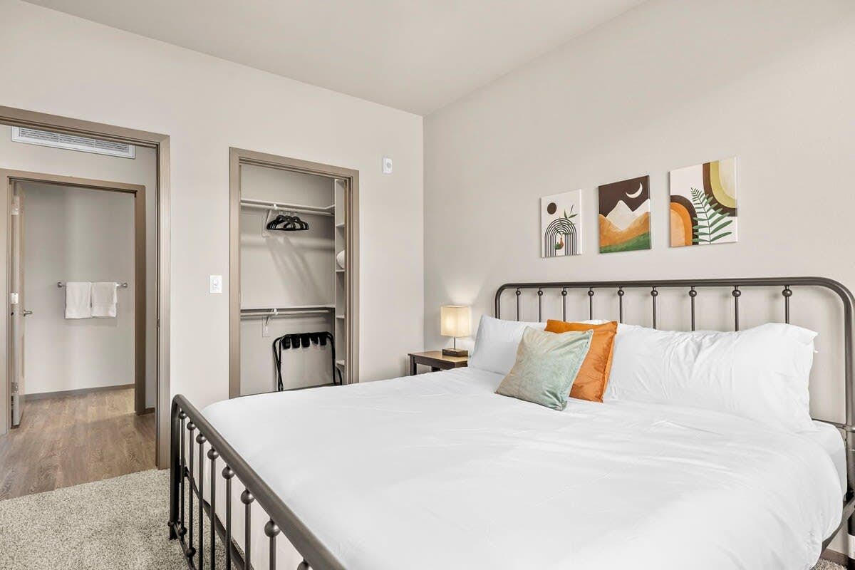 TWO Stunning Westgate CozySuites by Stadium | 3BR 