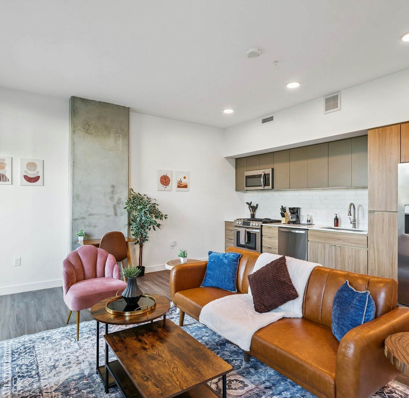 CozySuites Adeline SDO - valet parking, gym, pool!
