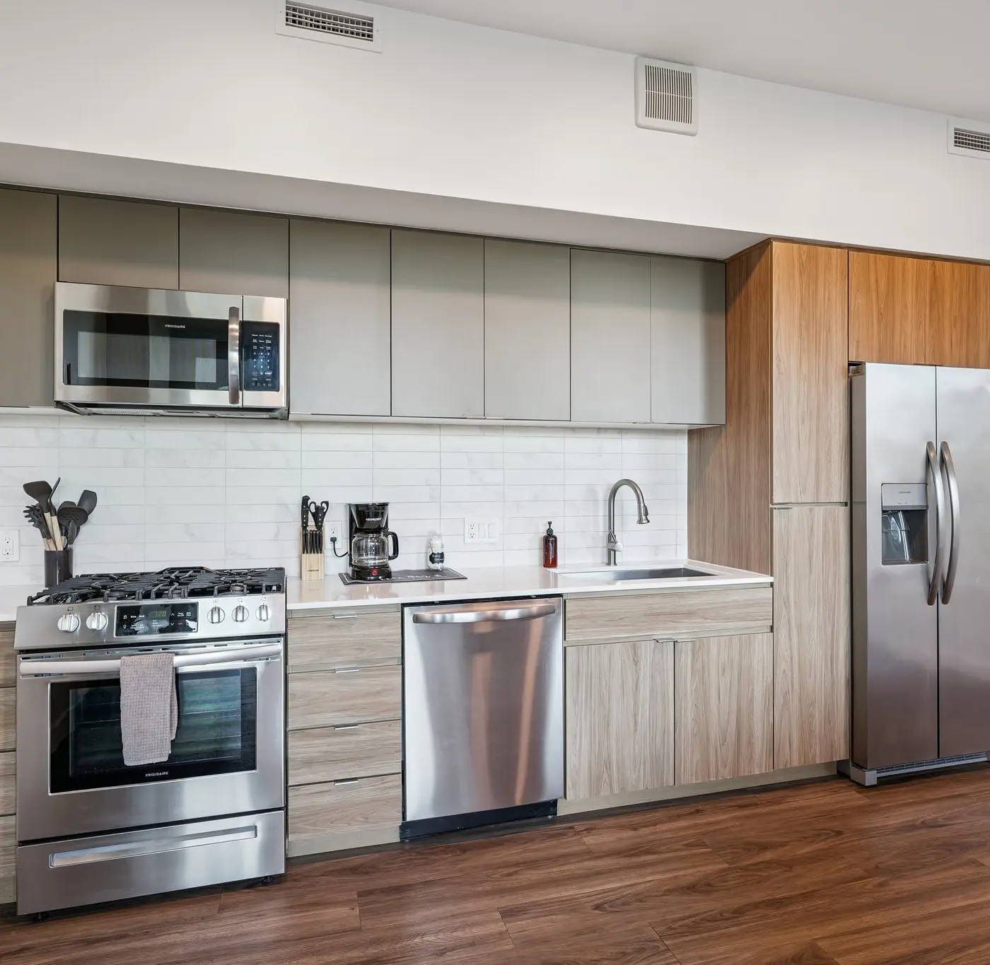 CozySuites Adeline SDO - valet parking, gym, pool!