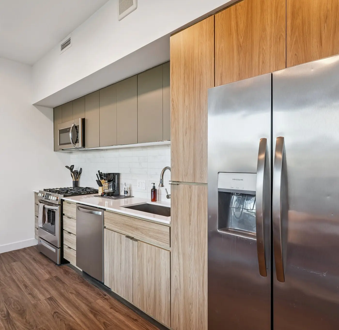 CozySuites Adeline SDO - valet parking, gym, pool!