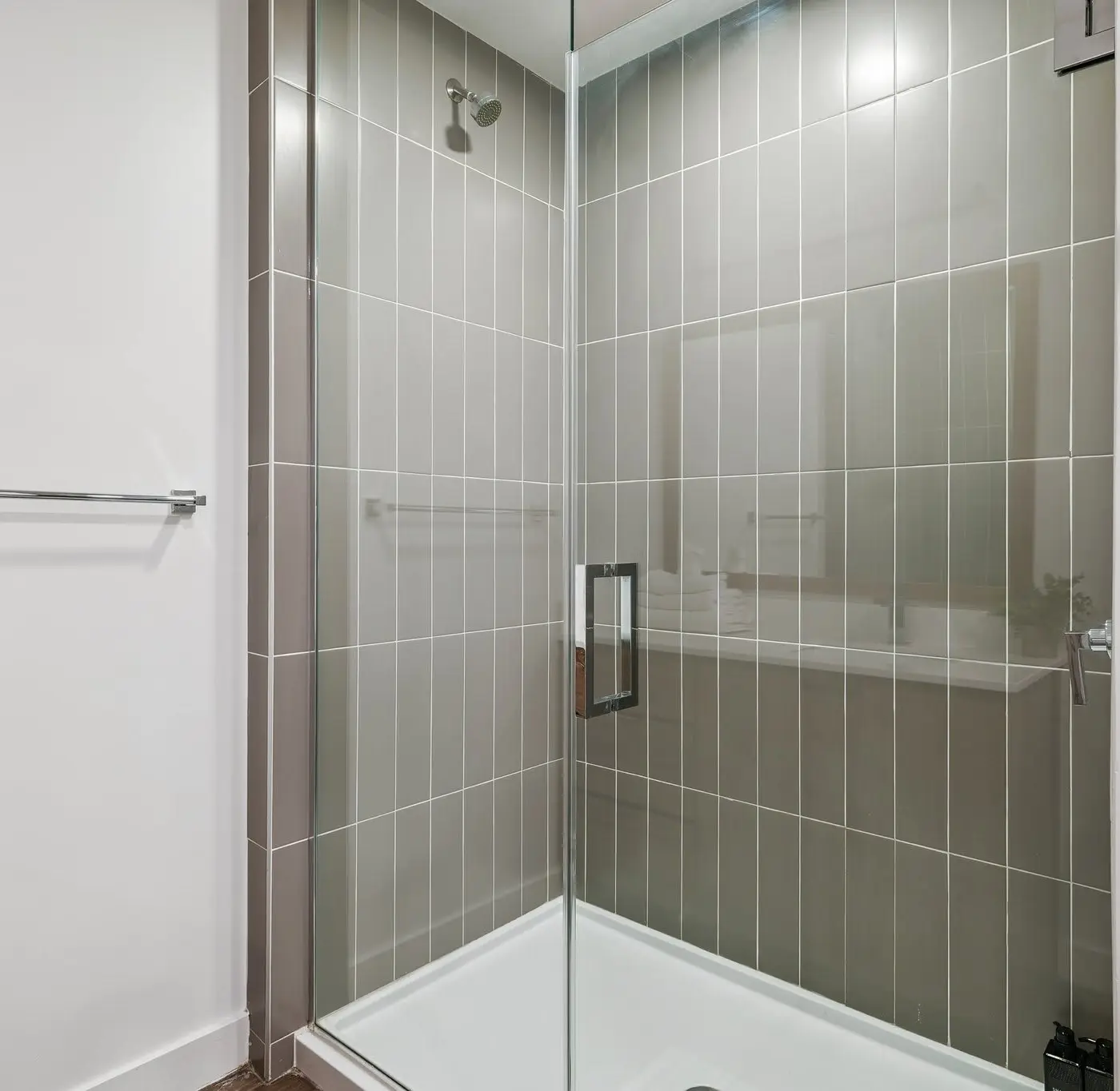 CozySuites Adeline SDO - valet parking, gym, pool!