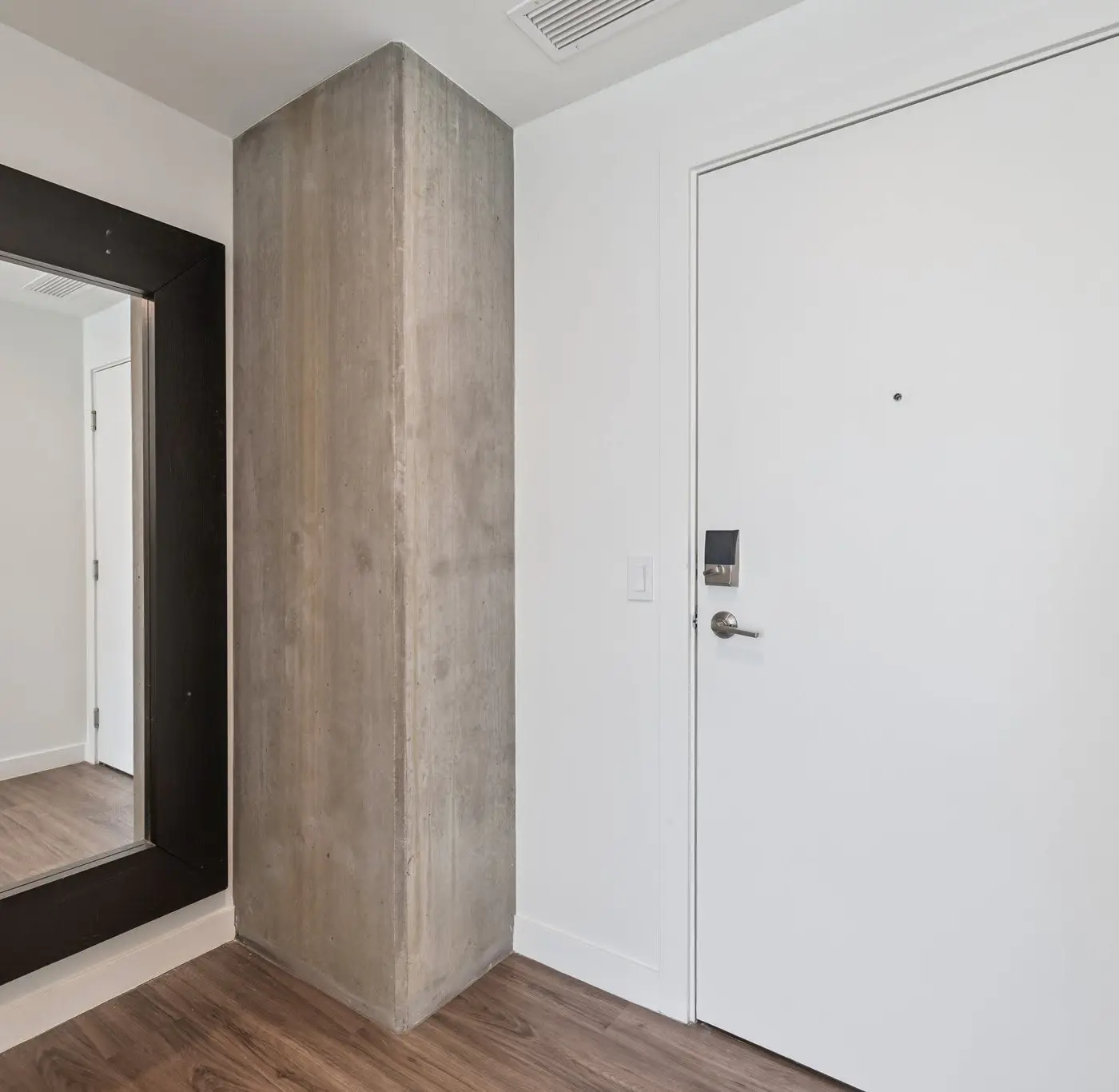 CozySuites Adeline 2BR - gym, pool, valet parking!