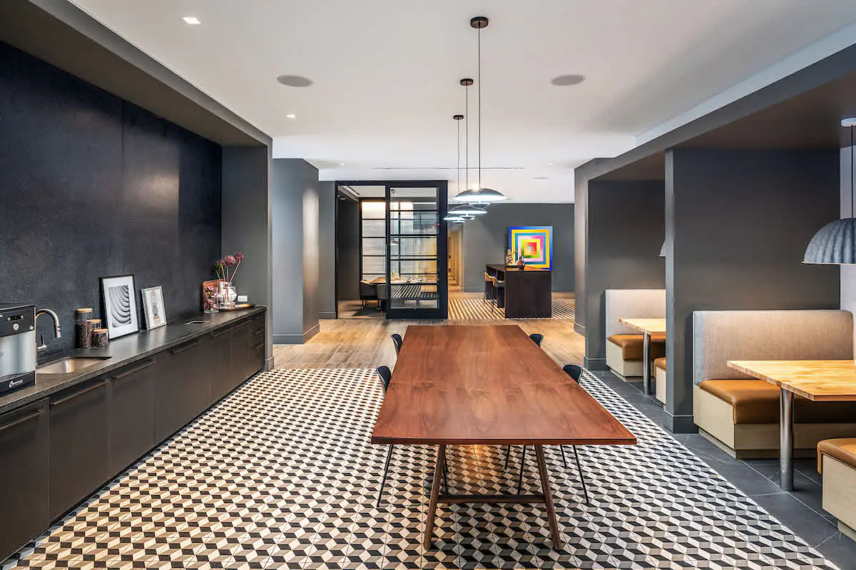 CozySuites Adeline 2BR - gym, pool, valet parking!