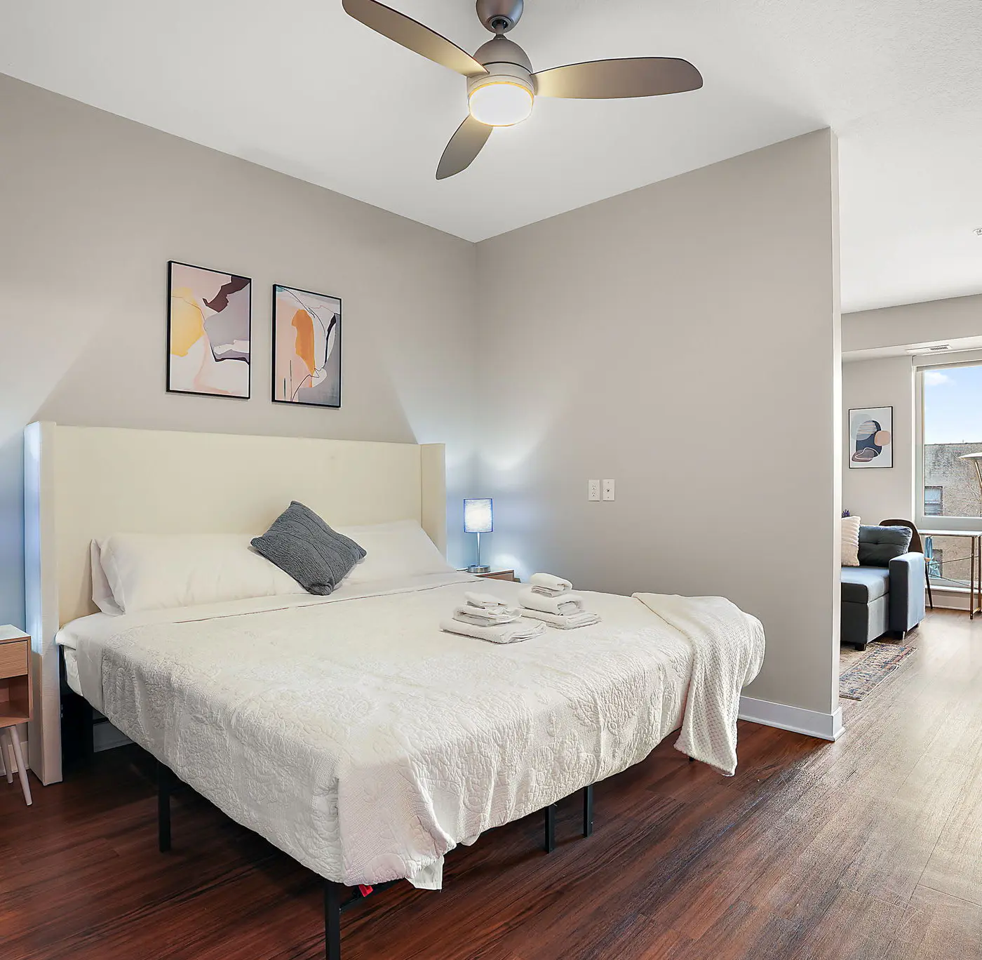CozySuites in Marquee Studio King with pool & gym