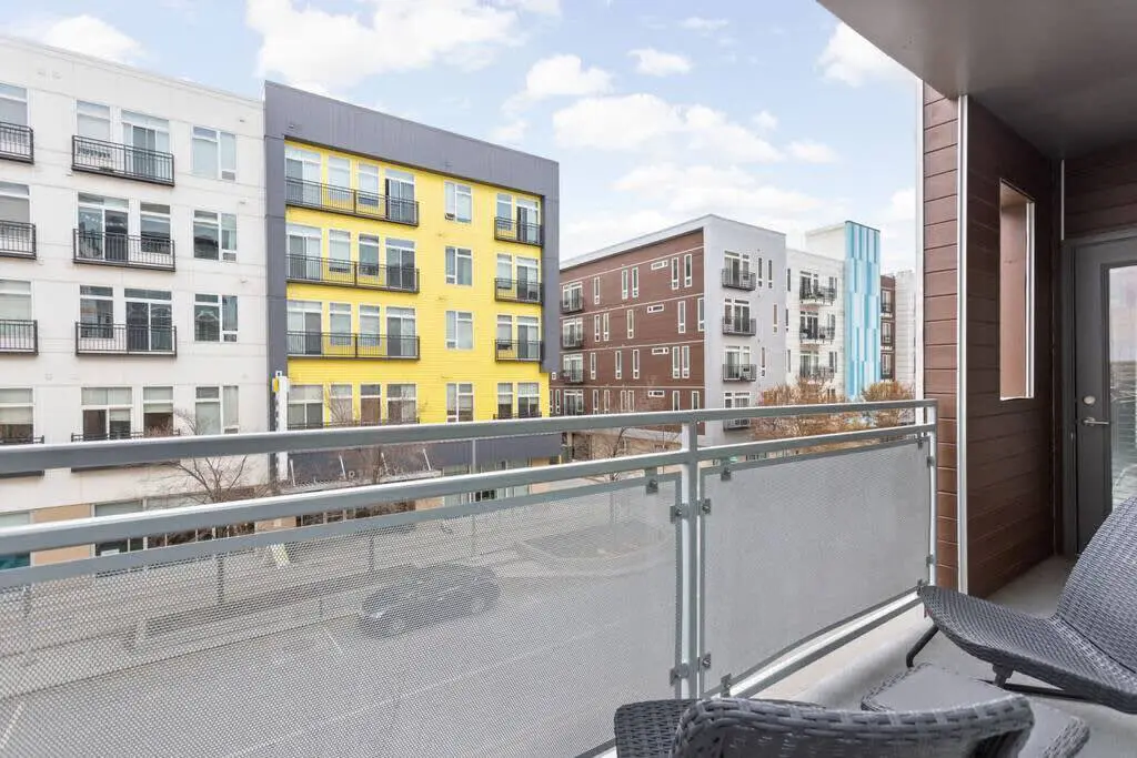 CozySuites | Modern SDO, Monument Circle, Indy