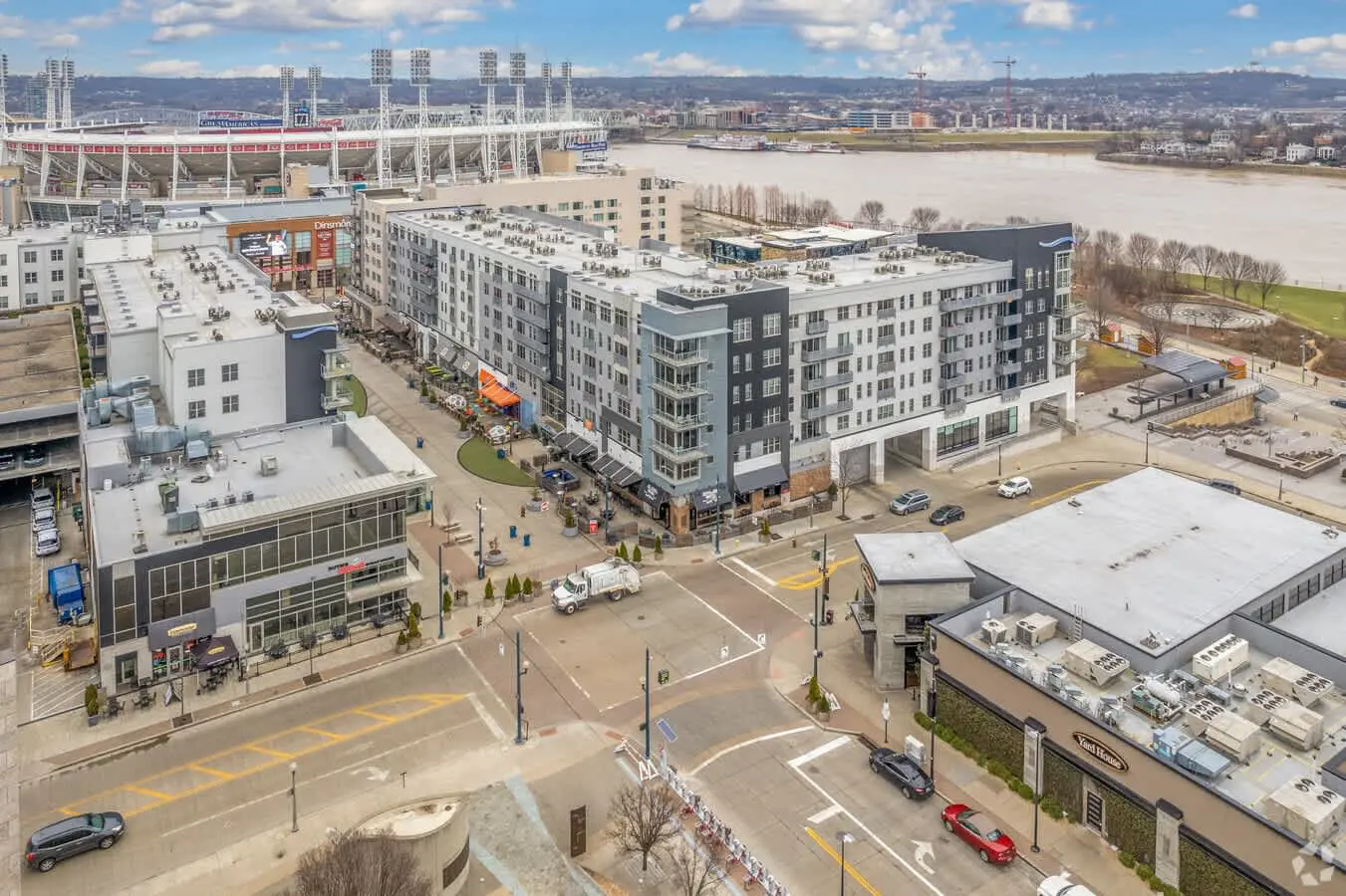 1BR/1BA CozySuites at the Banks