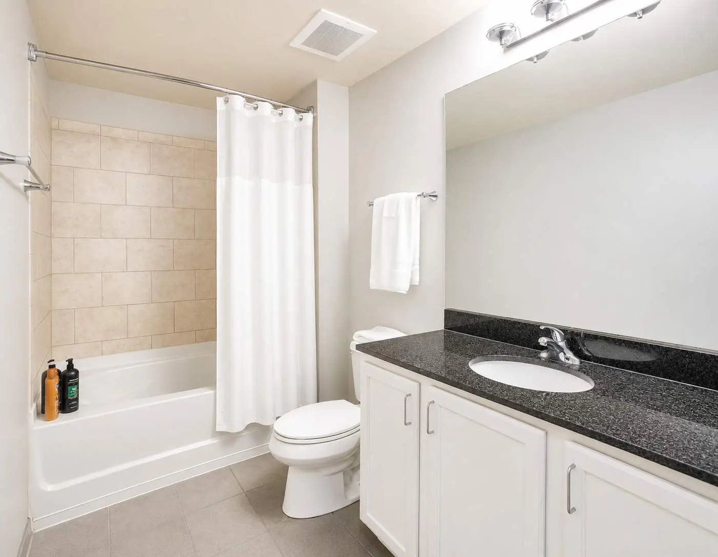 1BR/1BA CozySuites at the Banks