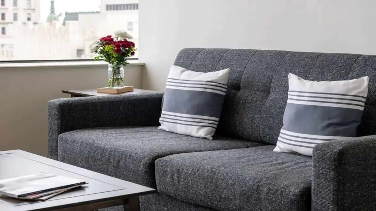TWO Comfort CozySuites at LTV 4BR with Pool, Gym