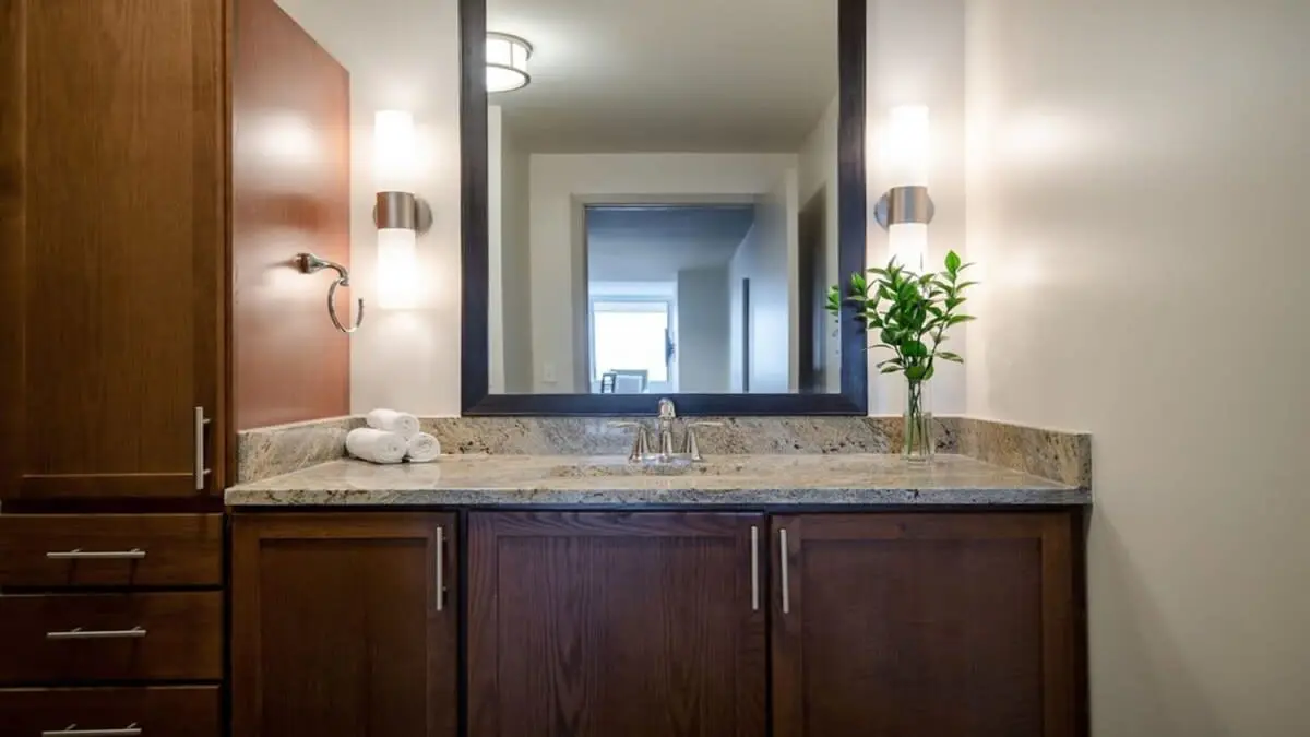 TWO Comfort CozySuites at LTV 4BR with Pool, Gym