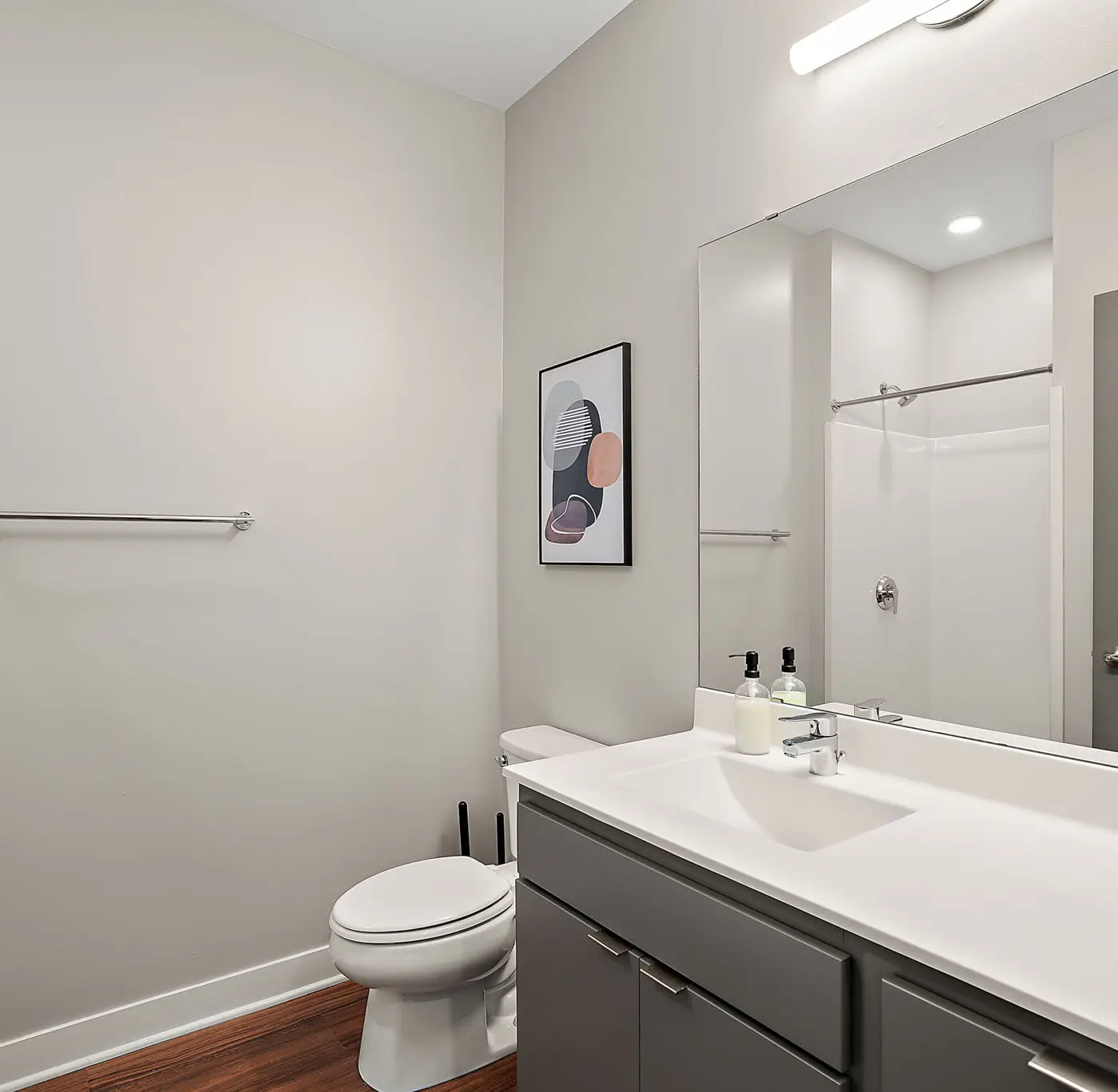 CozySuites in Marquee Studio Queen with pool & gym