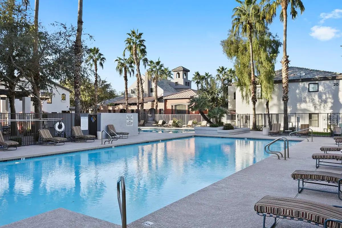 CozySuites Chandler 2BR with 2 pools + Jacuzzi!