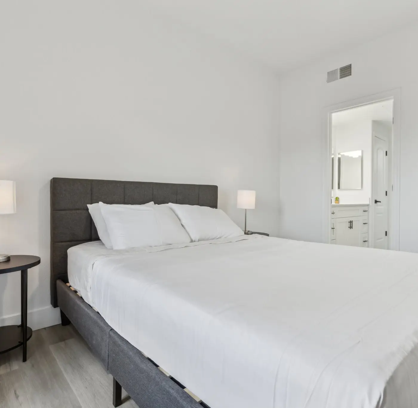 CozySuites Chandler 2BR with 2 pools + Jacuzzi!