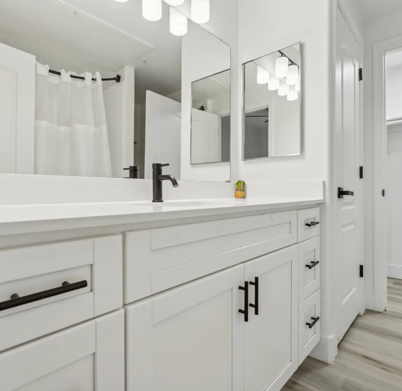 CozySuites Chandler 2BR with 2 pools + Jacuzzi!