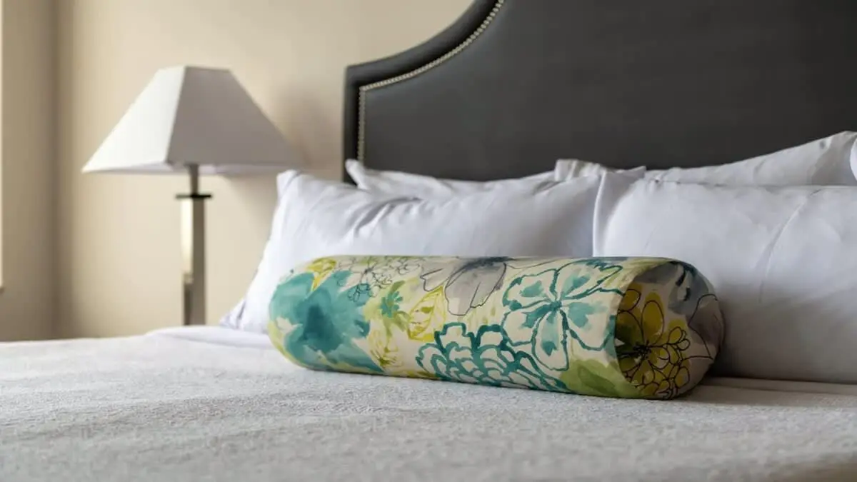TWO Relaxed CozySuites at LTV 4BR with Pool, Gym