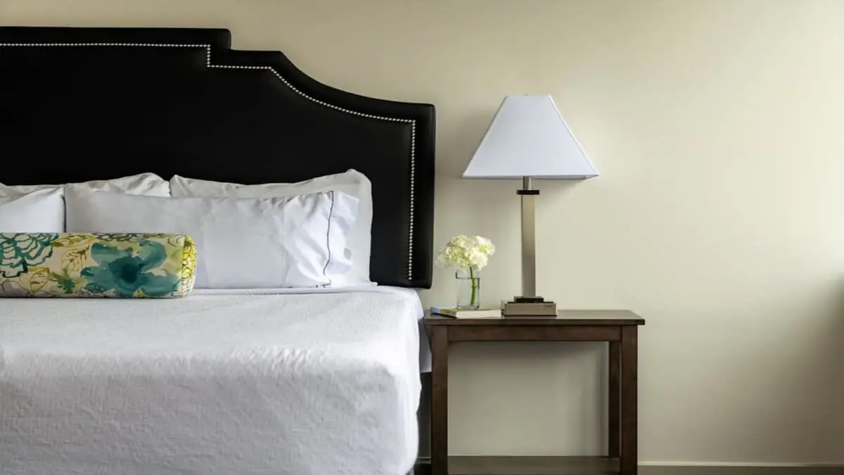 TWO Relaxed CozySuites at LTV 4BR with Pool, Gym