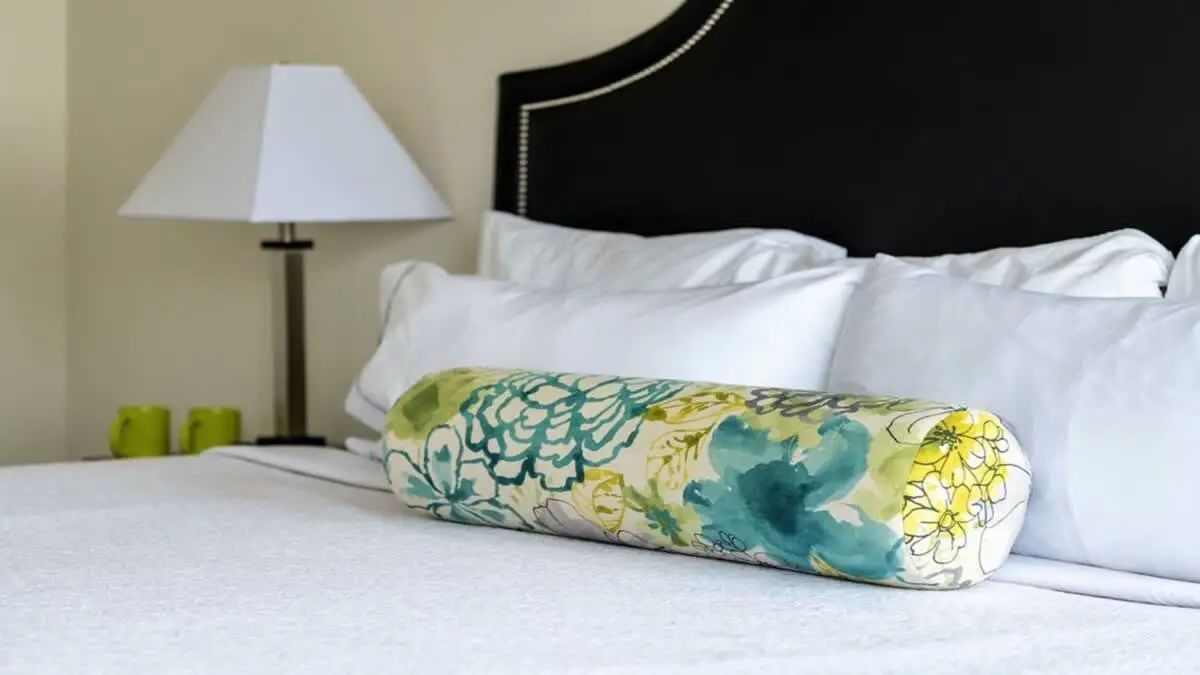TWO Relaxed CozySuites at LTV 4BR with Pool, Gym