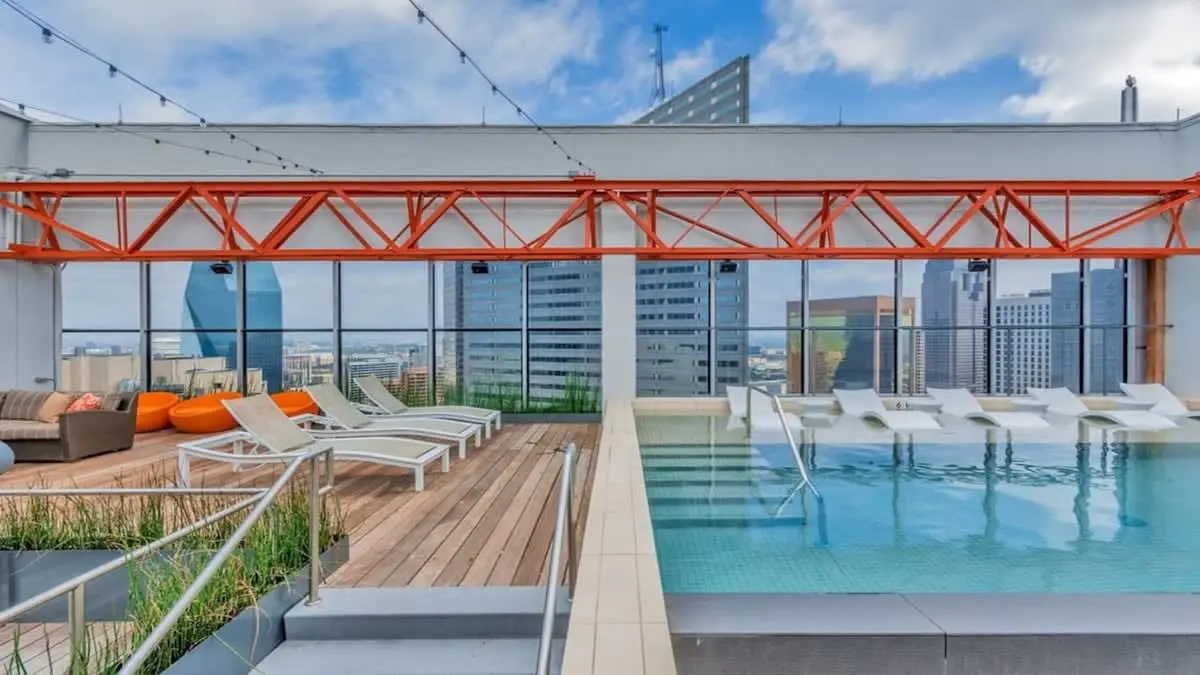 TWO Relaxed CozySuites at LTV 4BR with Pool, Gym