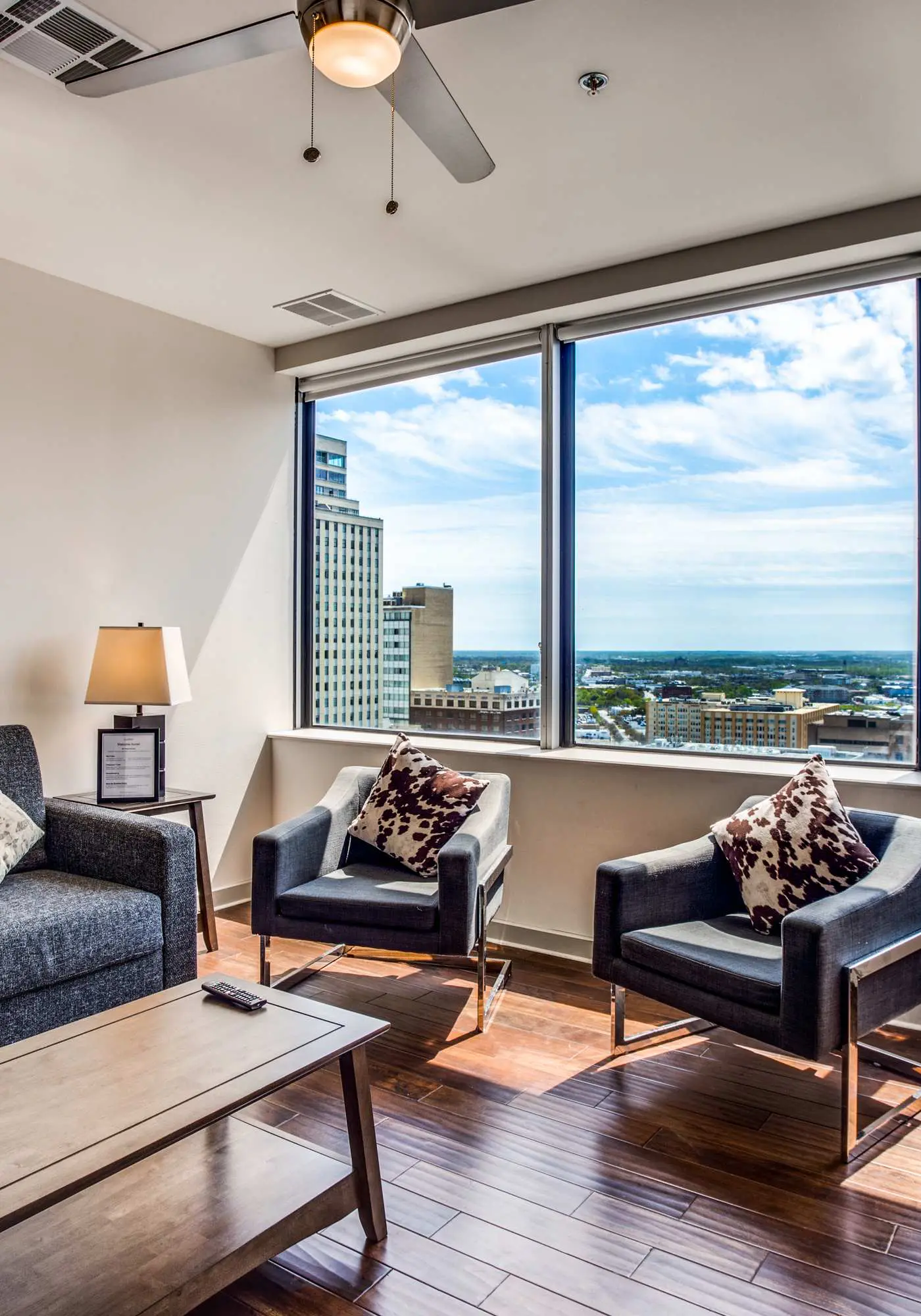 TWO Relaxed CozySuites at LTV 4BR with Pool, Gym