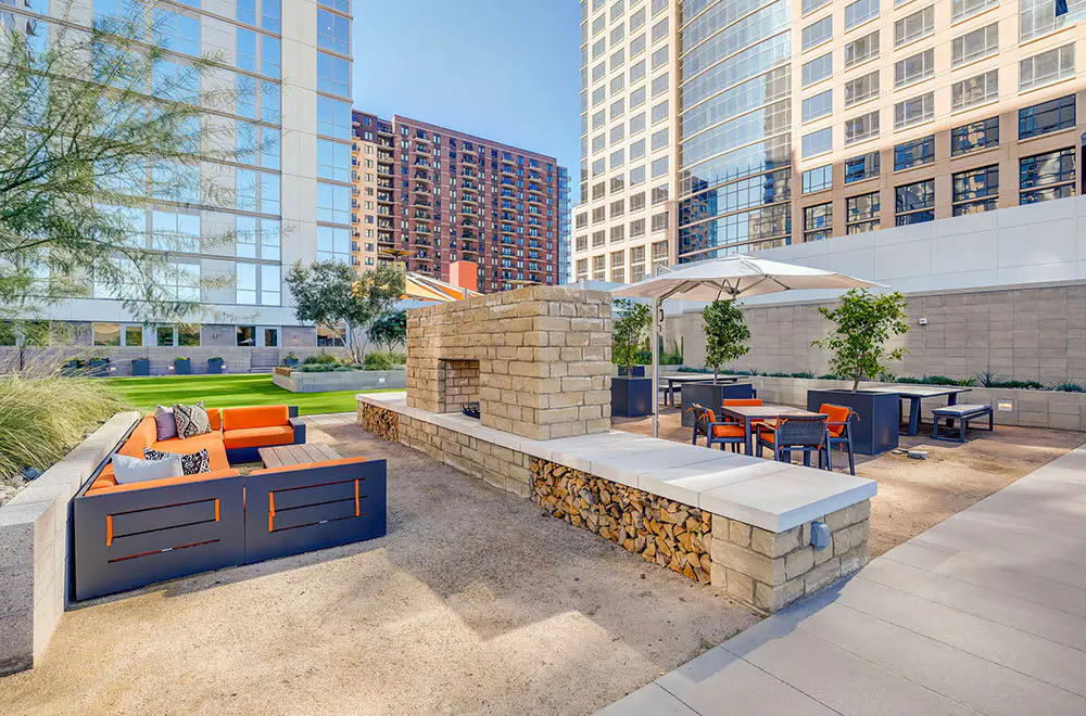CozySuites Adeline - valet parking, gym, pool | 1BR