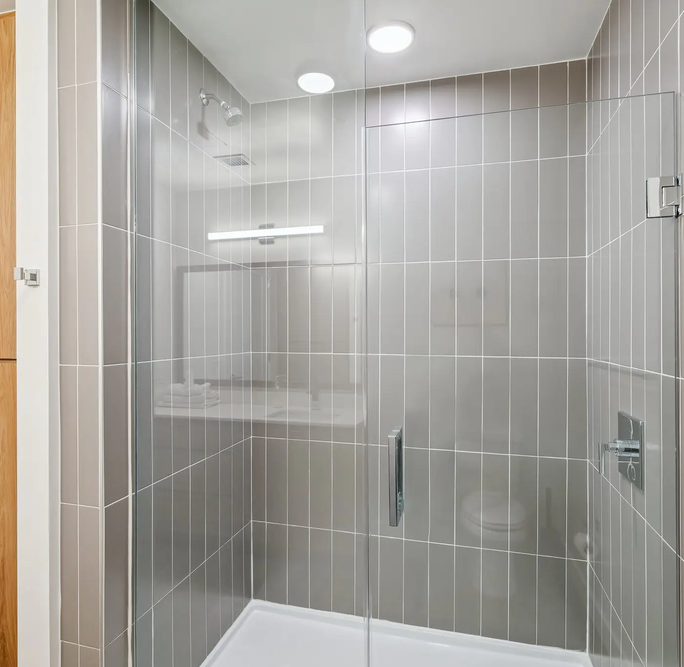 CozySuites Adeline - valet parking, gym, pool | 1BR