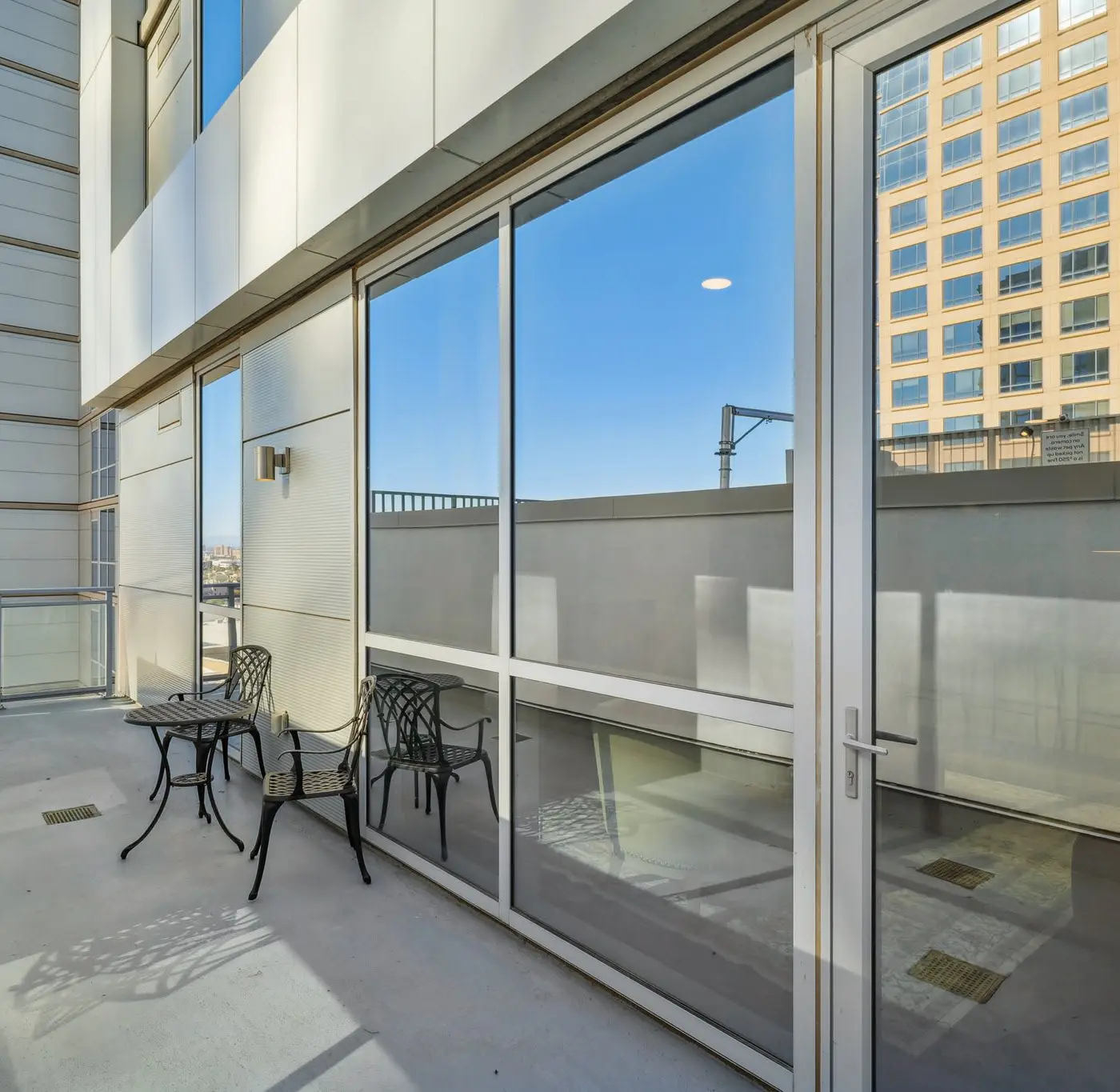 CozySuites Adeline - valet parking, gym, pool | 1BR