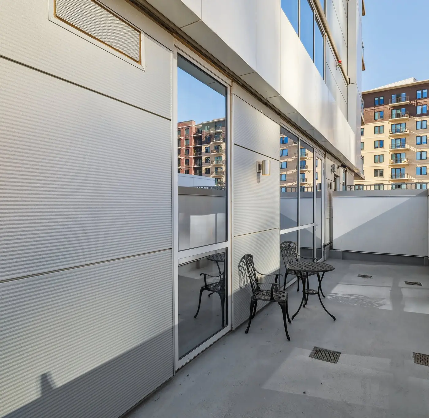 CozySuites Adeline - valet parking, gym, pool | 1BR
