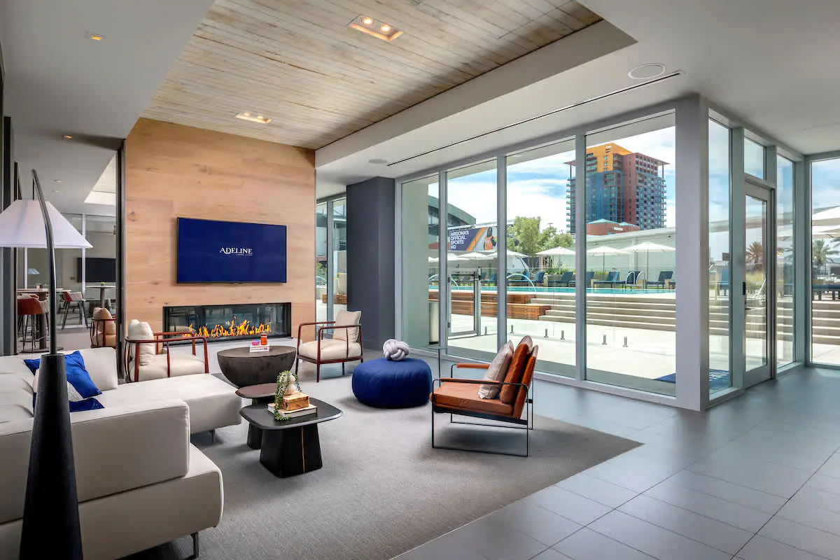 CozySuites Adeline 2BR - valet parking, gym, pool!