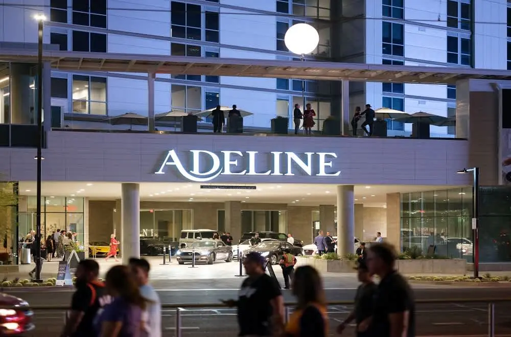 CozySuites Adeline 2BR - valet parking, gym, pool!