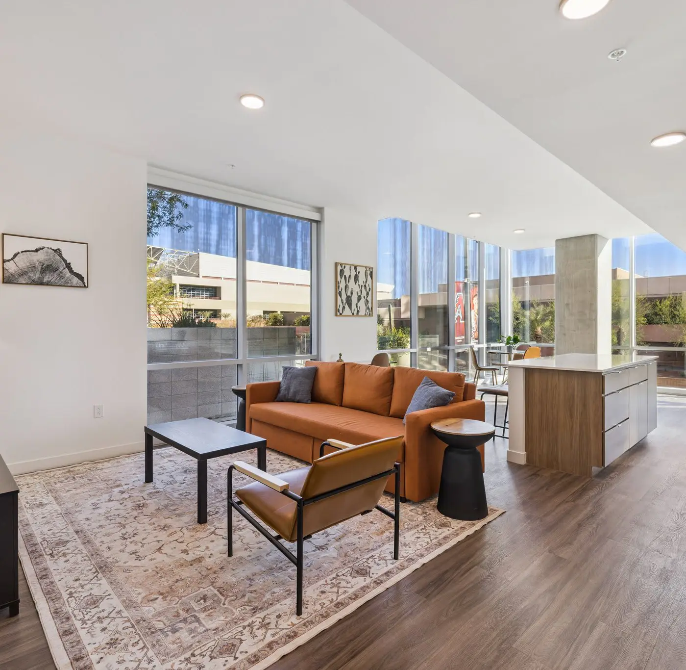 CozySuites Adeline 2BR - valet parking, gym, pool!