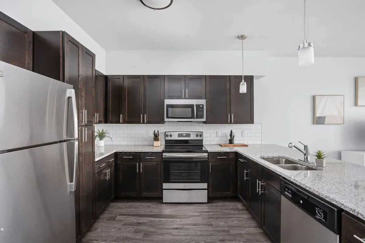 CozySuites Modern 2BR/2BA, Nora Indianapolis