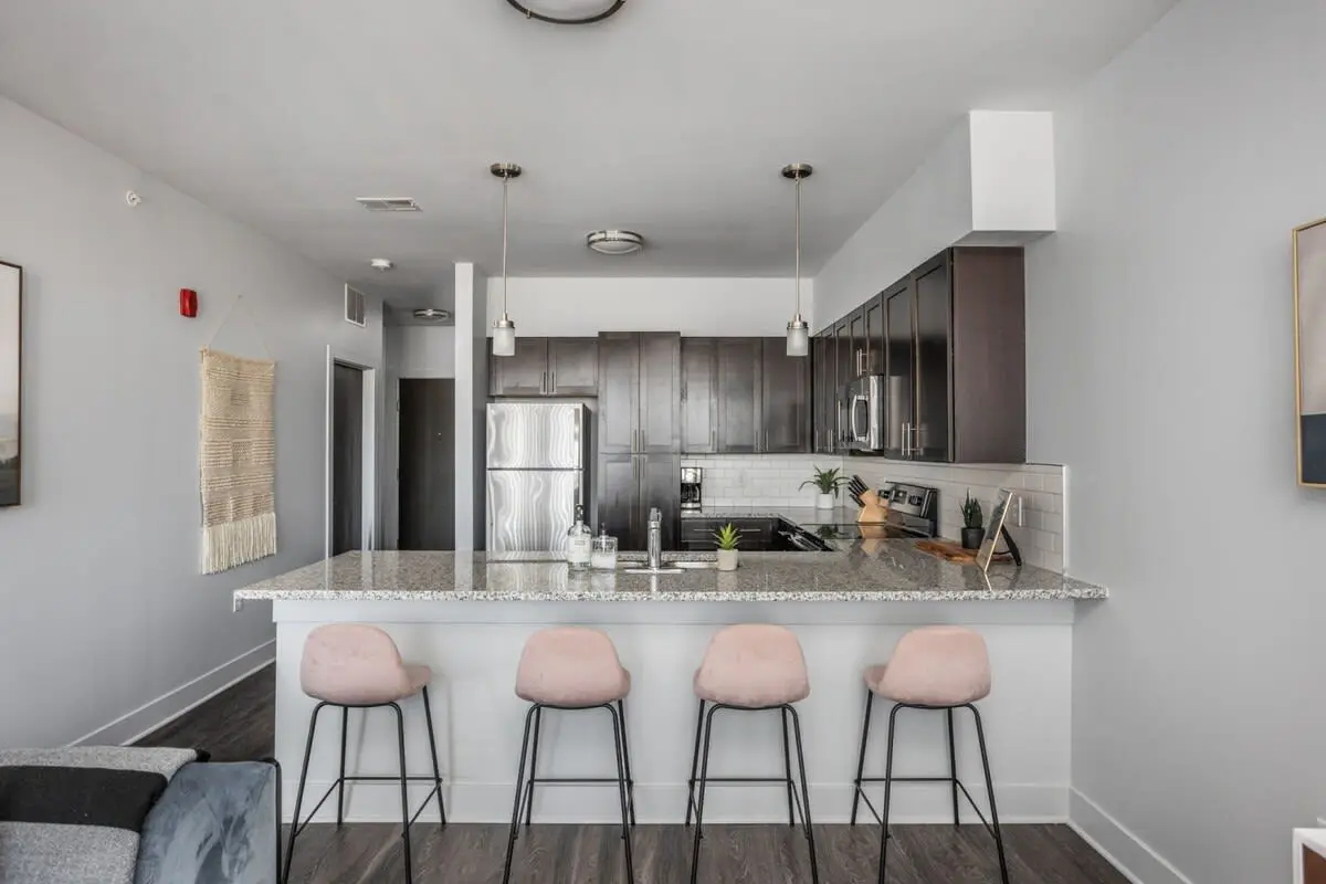 CozySuites Modern 2BR/2BA, Nora Indianapolis