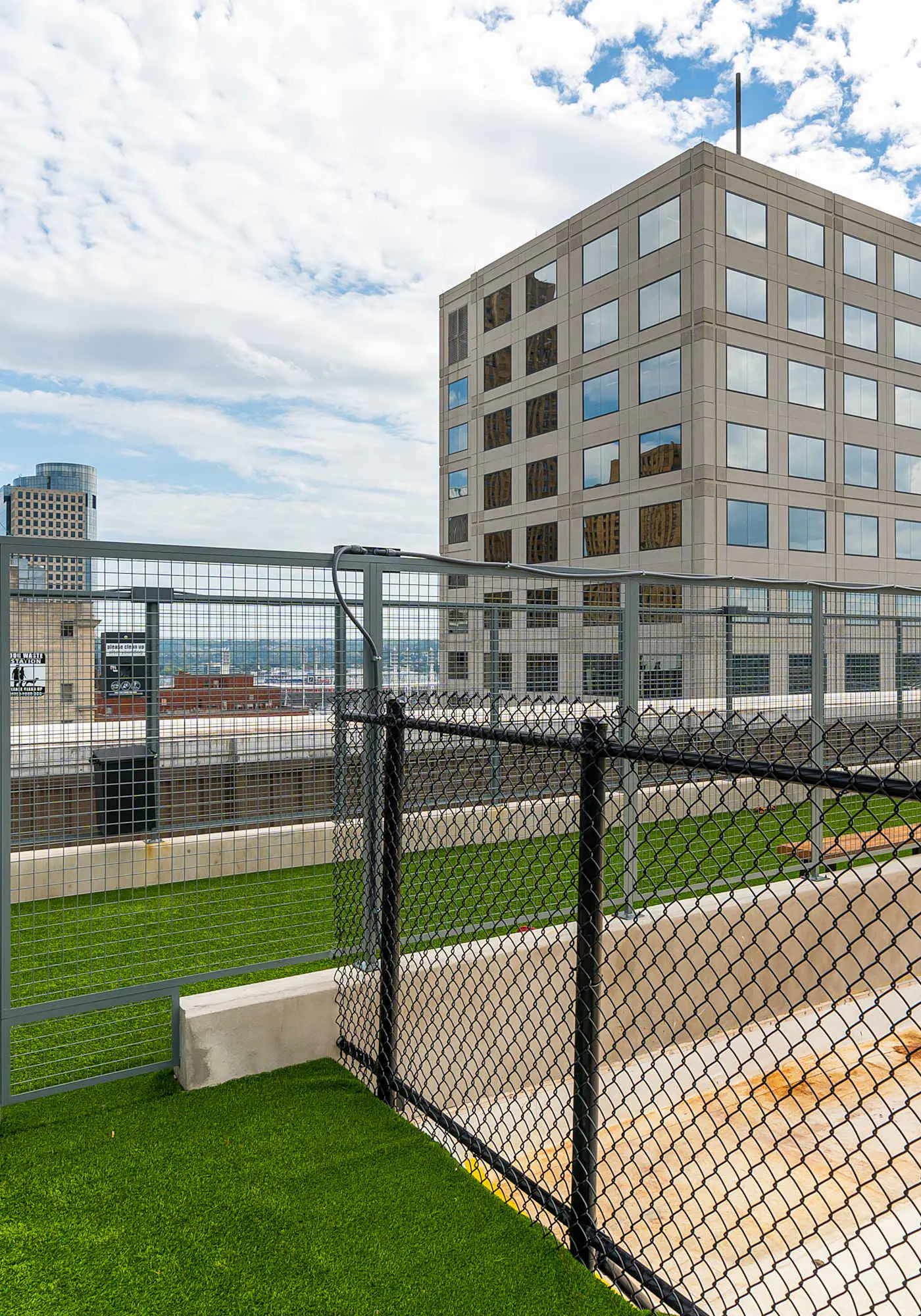CozySuites Textile | 3BR w/ Gym, Rooftop & WiFi