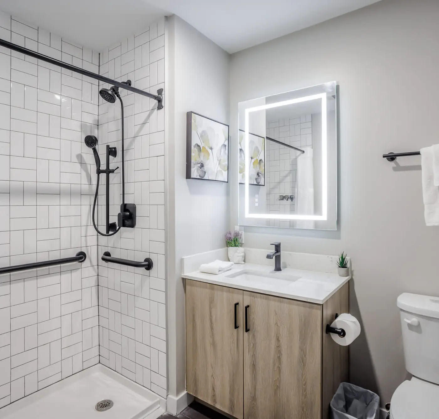 CozySuites Textile | 3BR w/ Gym, Rooftop & WiFi