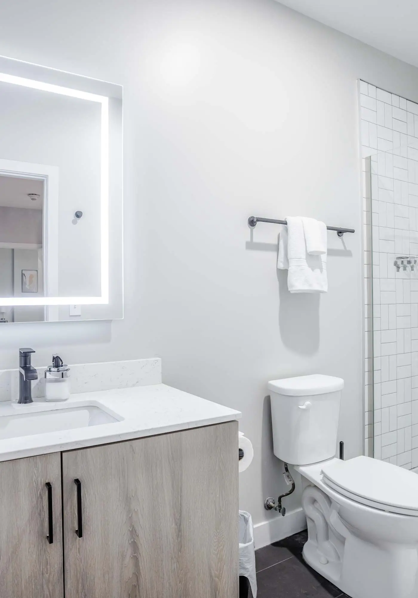 CozySuites Textile | 3BR w/ Gym, Rooftop & WiFi