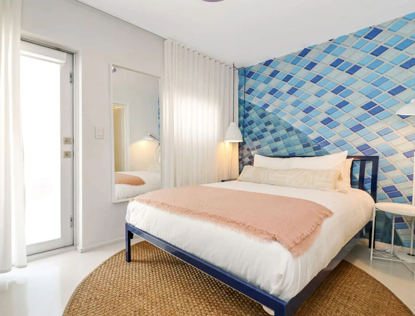 Roami at 250 Collins | Pool | Next to Beach | 1BR