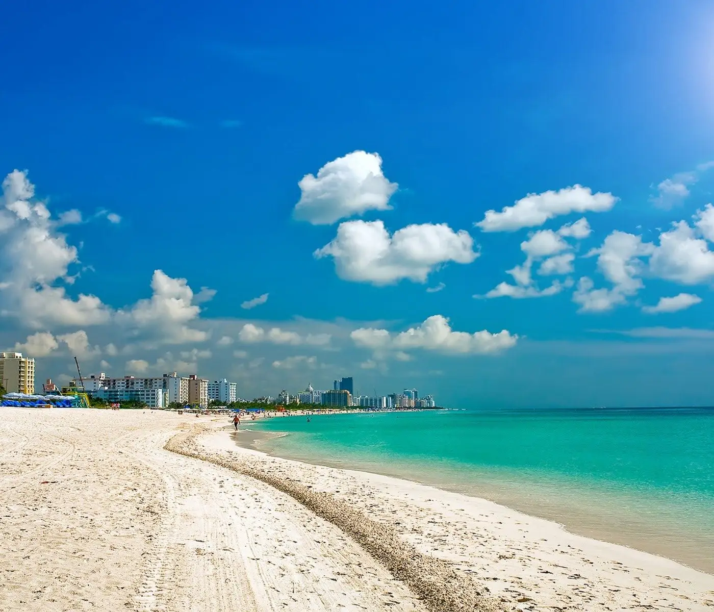 Roami at 250 Collins | Pool | Next to Beach | 1BR