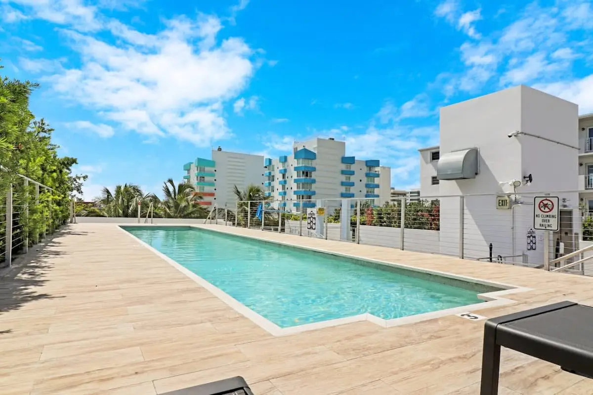 Roami at 250 Collins | Pool | Next to Beach | 2BR