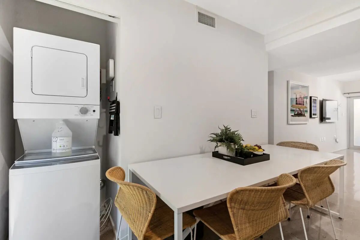 Roami at 250 Collins | Pool | Next to Beach | 2BR