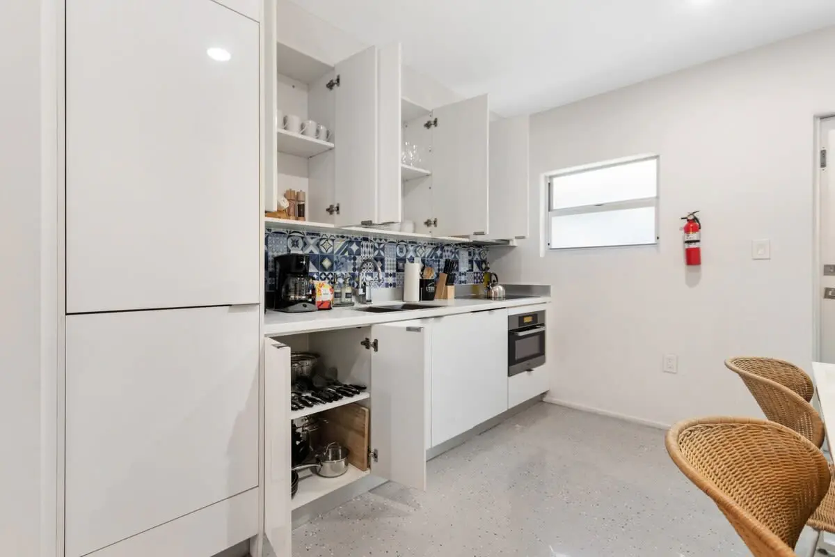 Roami at 250 Collins | Pool | Next to Beach | 2BR