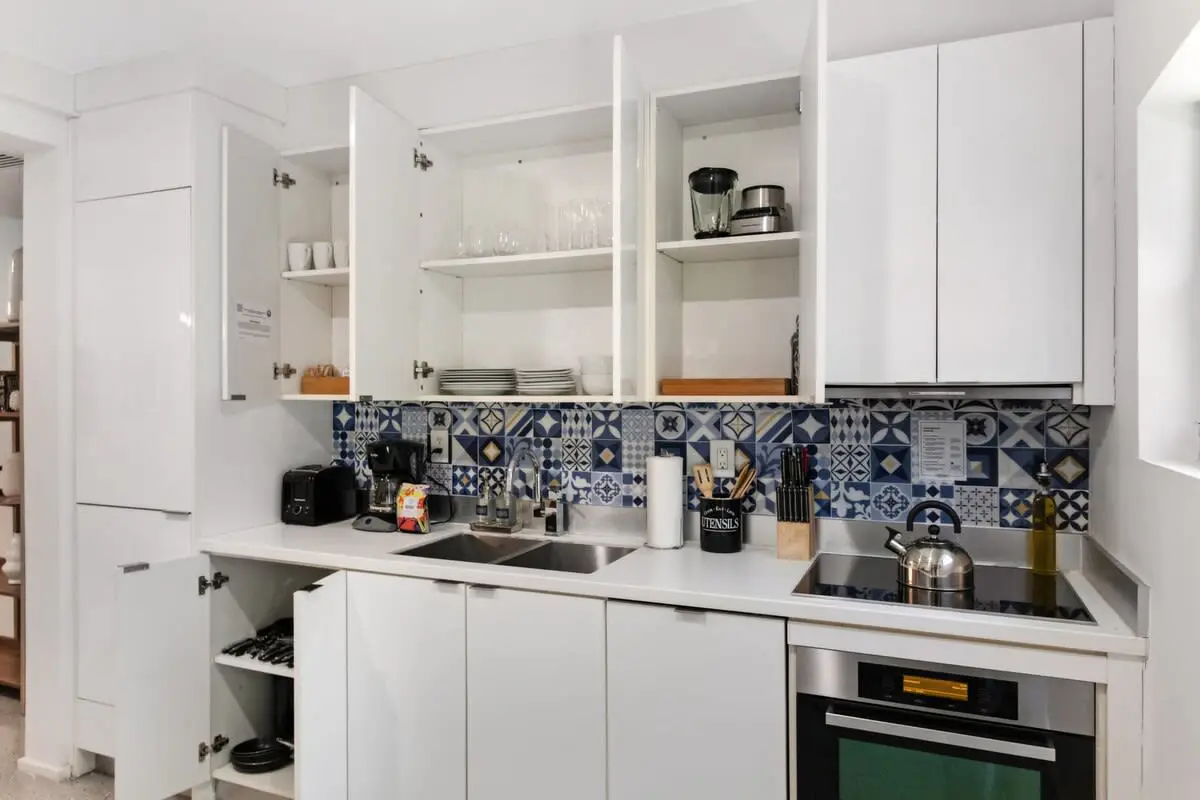 Roami at 250 Collins | Pool | Next to Beach | 2BR