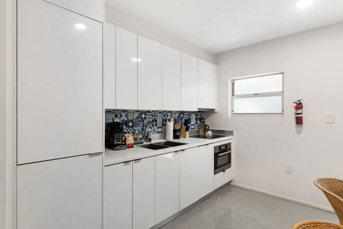 Roami at 250 Collins | Pool | Next to Beach | 2BR